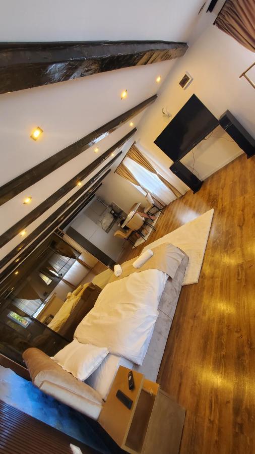 Flux Studios Apart 2 Oradea Ngoại thất bức ảnh